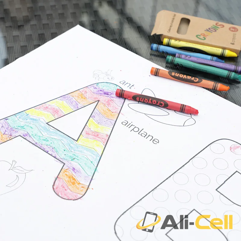 Children painting paper roll — 4