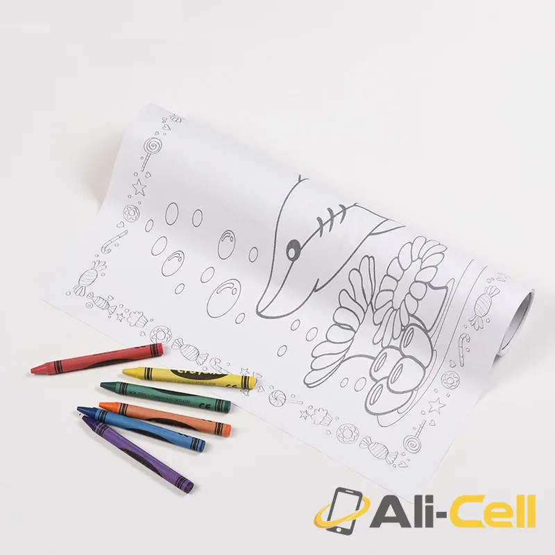 Children painting paper roll — 2