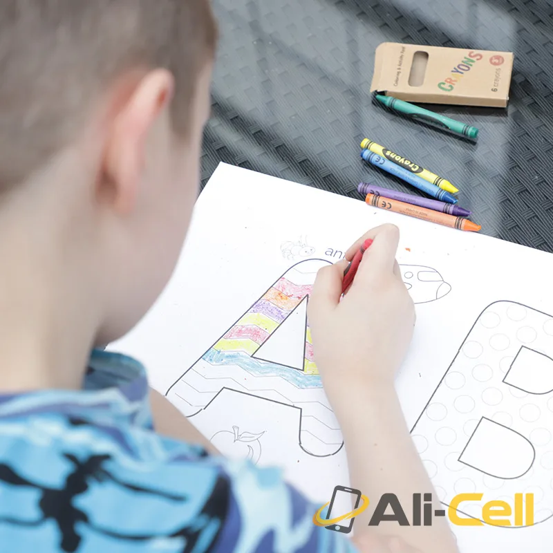 Children painting paper roll — 6